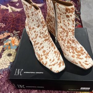 New leopard print INC boots